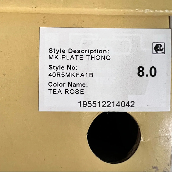 Michael Kors Plate Flat Thong Sandal Color Tea Rose Monogram Womens Size 8 - Picture 12 of 12